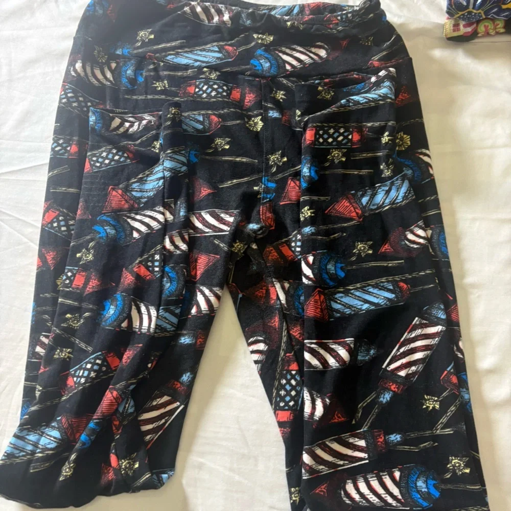 LuLaRoe One Size Leggings Bundle OS Floral Town Print Americana 3 Pair